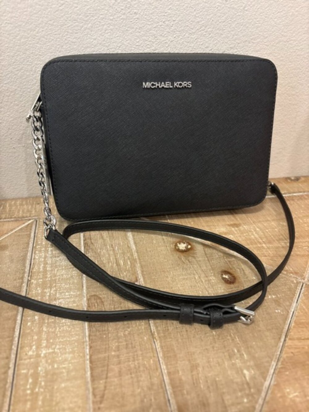 NEW Michael Kors Jet Set Item LG EW Leather Crossbody Black